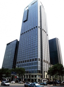 君隆廣場（奧斯汀酒店） 180米